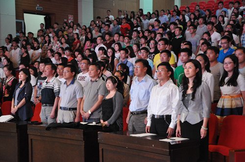 学校领导、老师及2015级全体研究生参加入学教育大会_副本.jpg 学校领导、老师及2015级全体研究生参加入学教育大会_副本.jpg